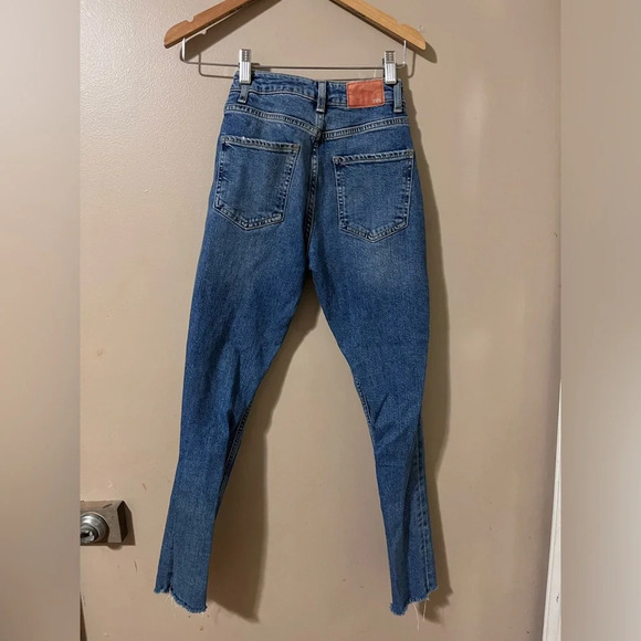ZARA Jeans Raw Hem Size 2 - Picture 5 of 6